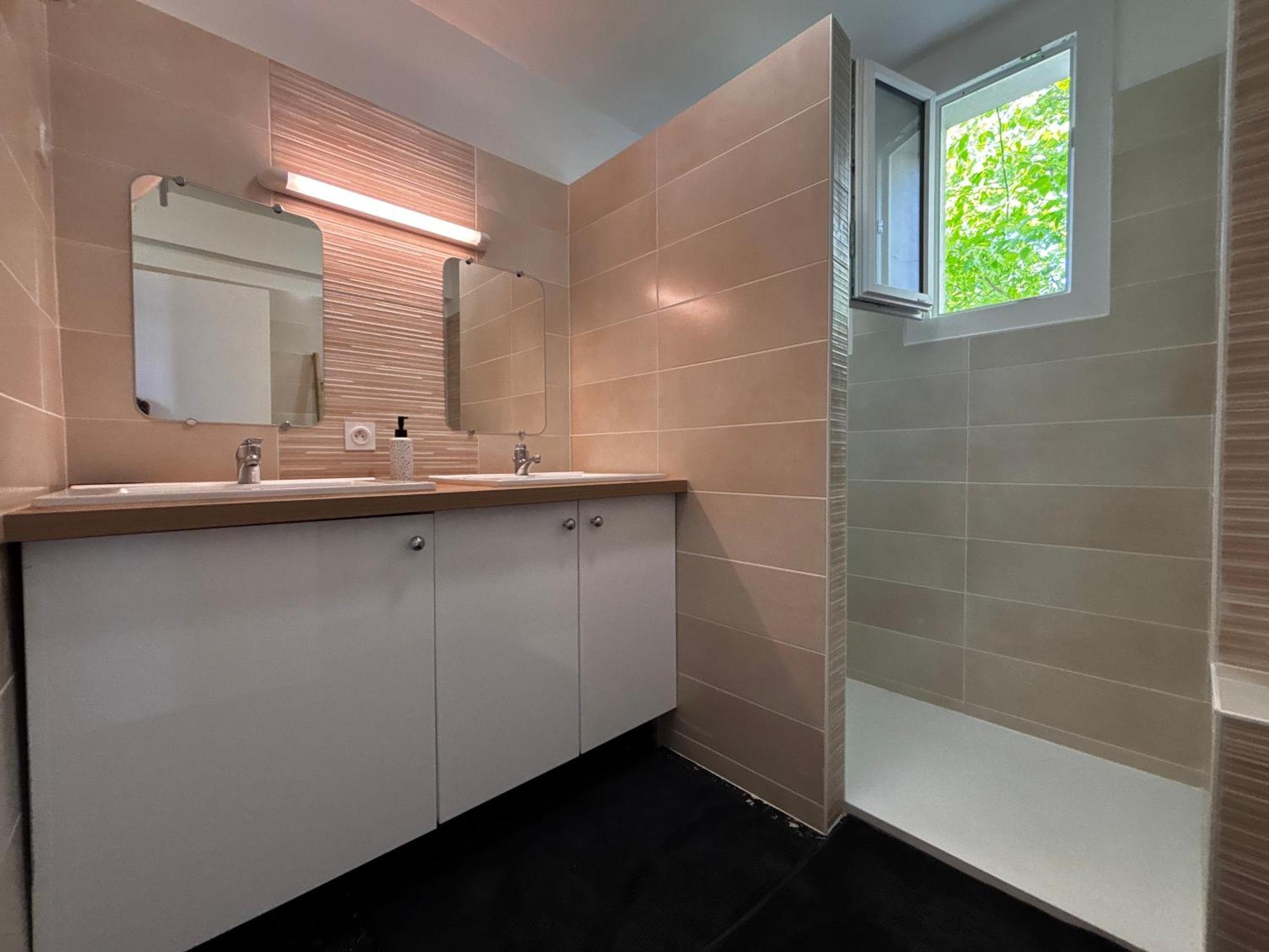 6 Personnes Aubenas Apartment