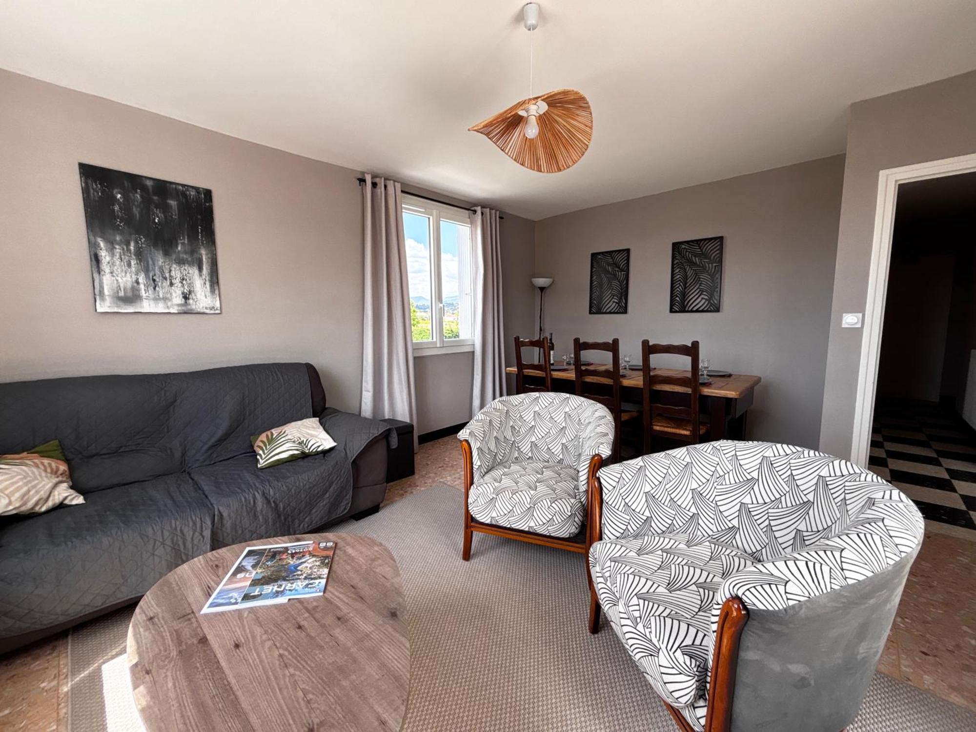 6 Personnes Aubenas Apartment